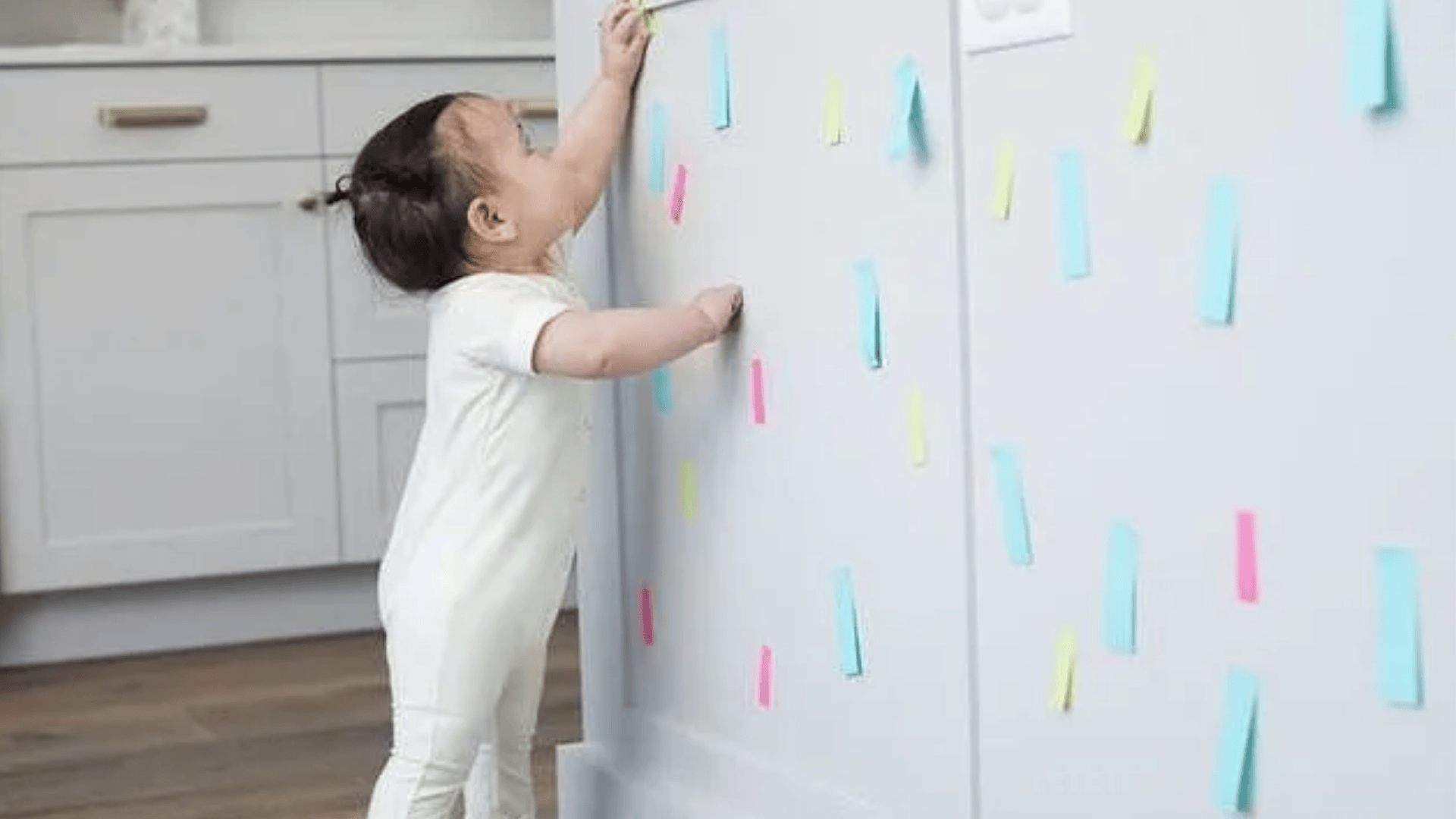 sticky note peeling and arranging