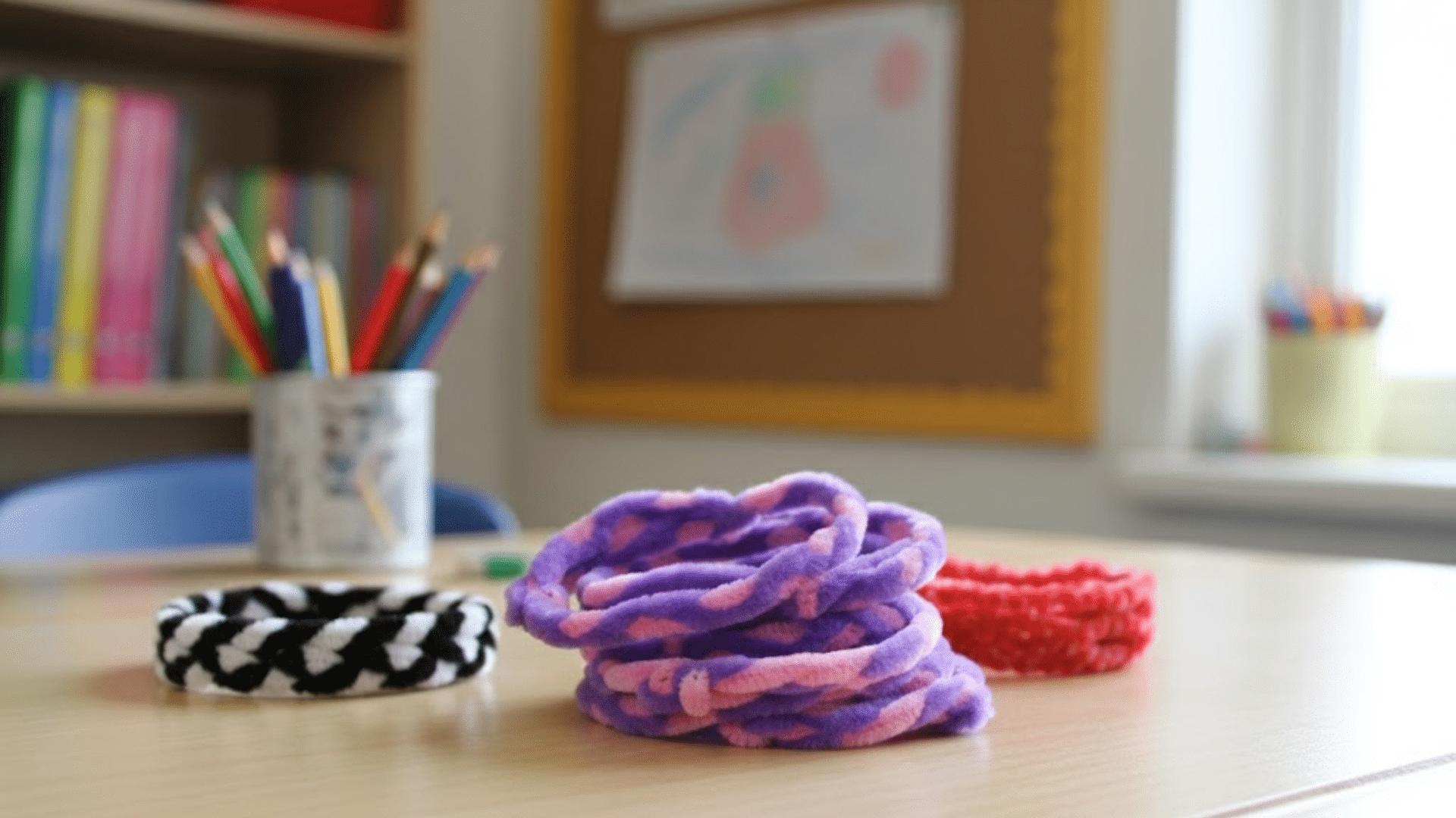 pipe cleaner bracelets easy craft ideas for kids at school