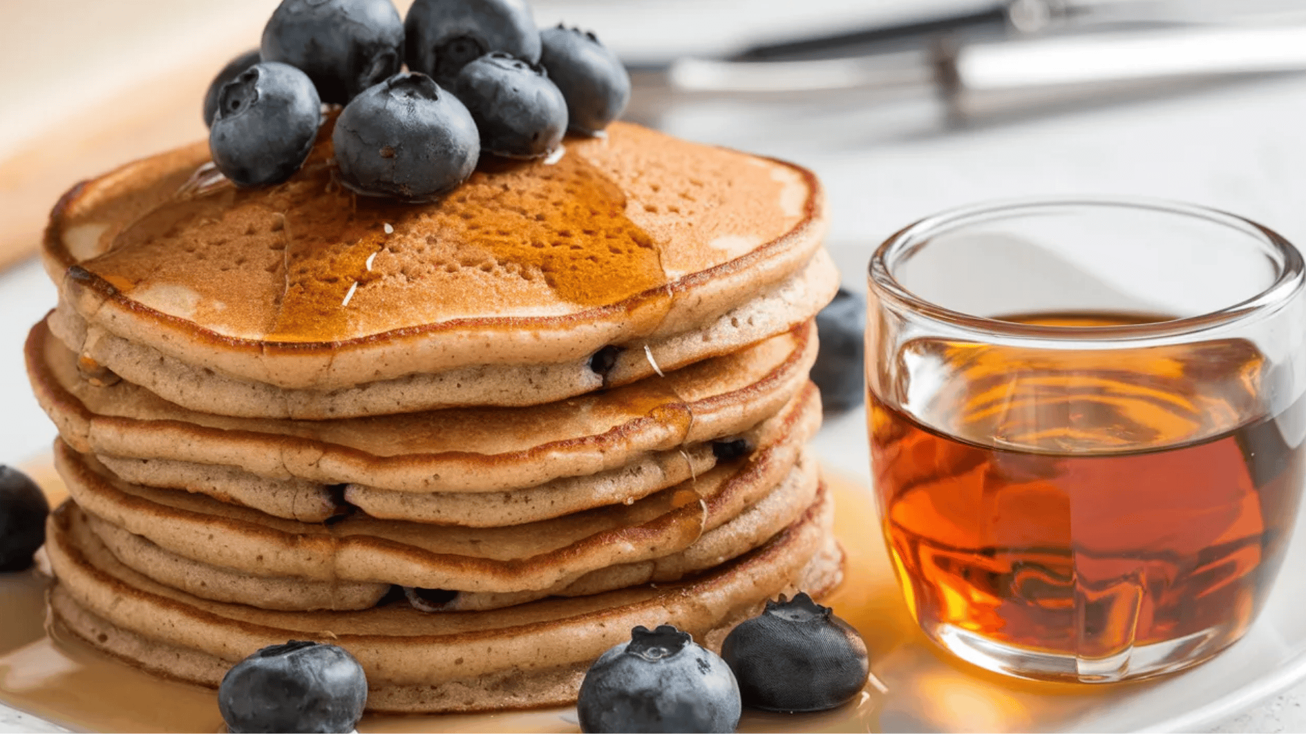 pancakes with maple syrup